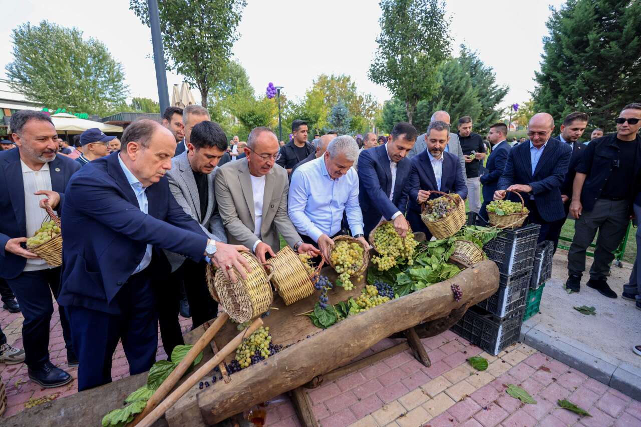 Konya’da geçmişin Meram’ı yeniden yaşandı! Pekmez kokusu şehri sardı 1